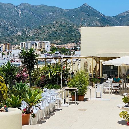 Apartment On The First Line Of The Sea With A View And Free Parking Marbella Zewnętrze zdjęcie