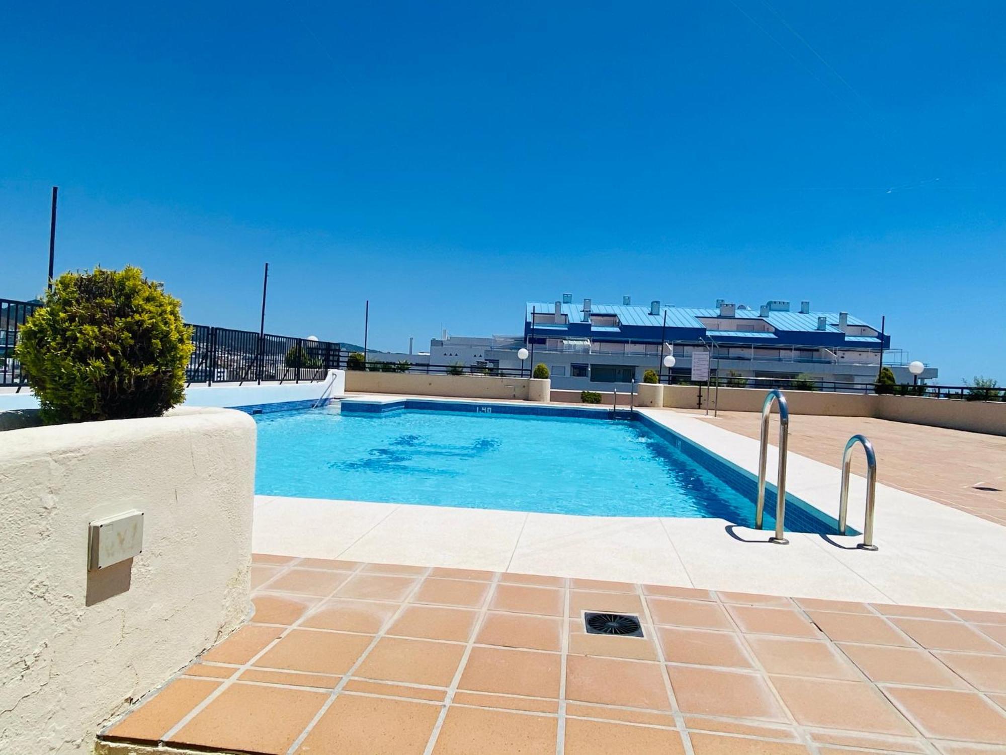 Apartment On The First Line Of The Sea With A View And Free Parking Marbella Zewnętrze zdjęcie